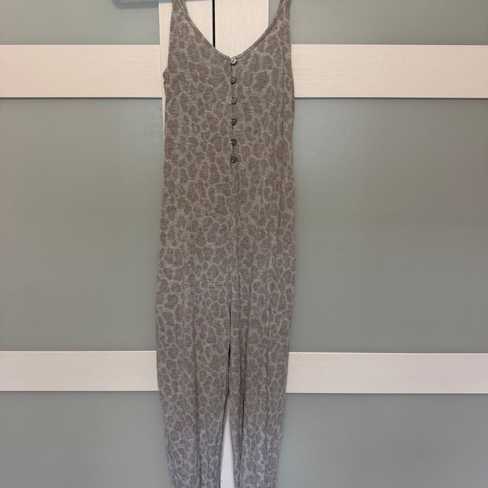 Colsie Leopard Print Sleeveless Jumpsuit Size S